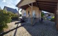 Eingang mit Carport
