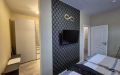 OG: Schlafzimmer mit Ankleide