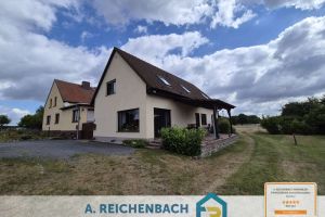 Zwei Häuser und ein Traumgrundstück mit Teich, Pool und viel Platz für Freizeit und Hobby!