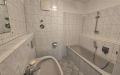 Badezimmer mit Wanne