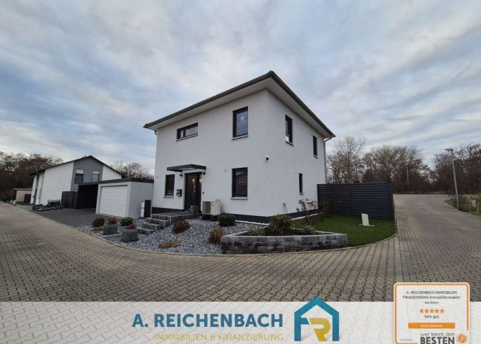 Hier bleiben keine Wünsche offen! Neuwertige Stadtvilla mit vielen Extras zu verkaufen!Hier bleiben keine Wünsche offen! Neuwertige Stadtvilla mit vielen Extras zu verkaufen!