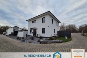 Hier bleiben keine Wünsche offen! Neuwertige Stadtvilla mit vielen Extras zu verkaufen!
